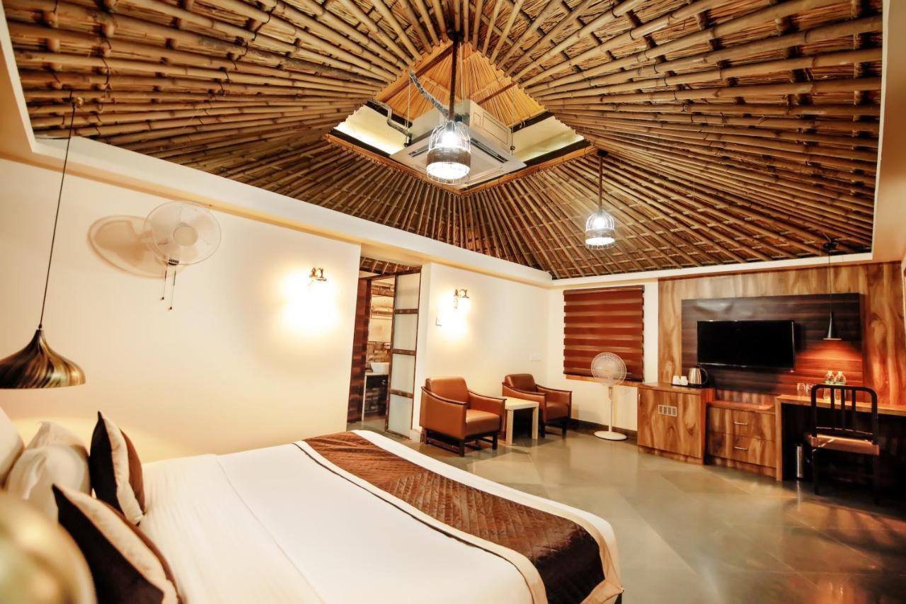 เนเจอร์ วิลเลจ รีสอร์ต Hotel พุชการ์ ภายนอก รูปภาพ