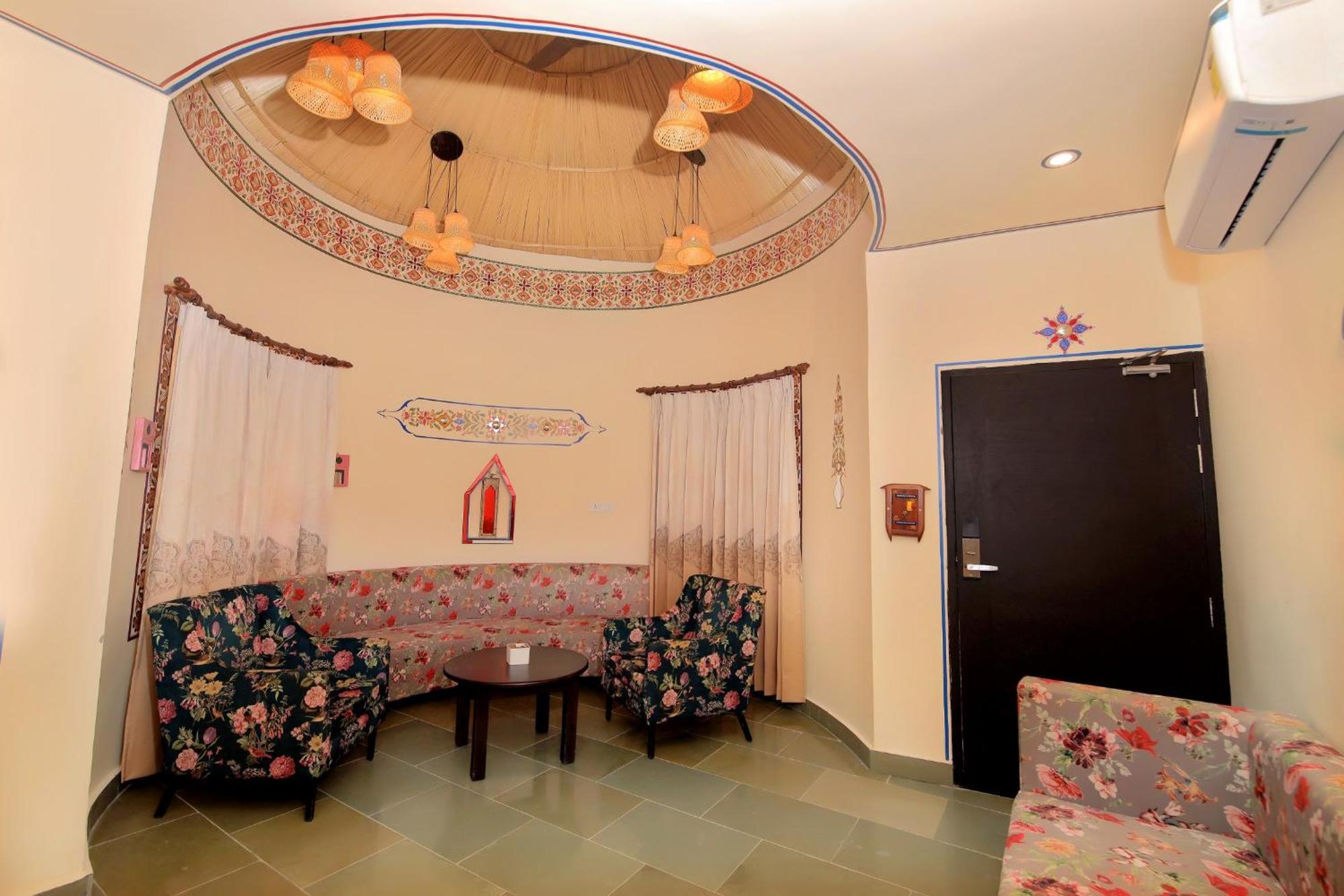 เนเจอร์ วิลเลจ รีสอร์ต Hotel พุชการ์ ภายนอก รูปภาพ