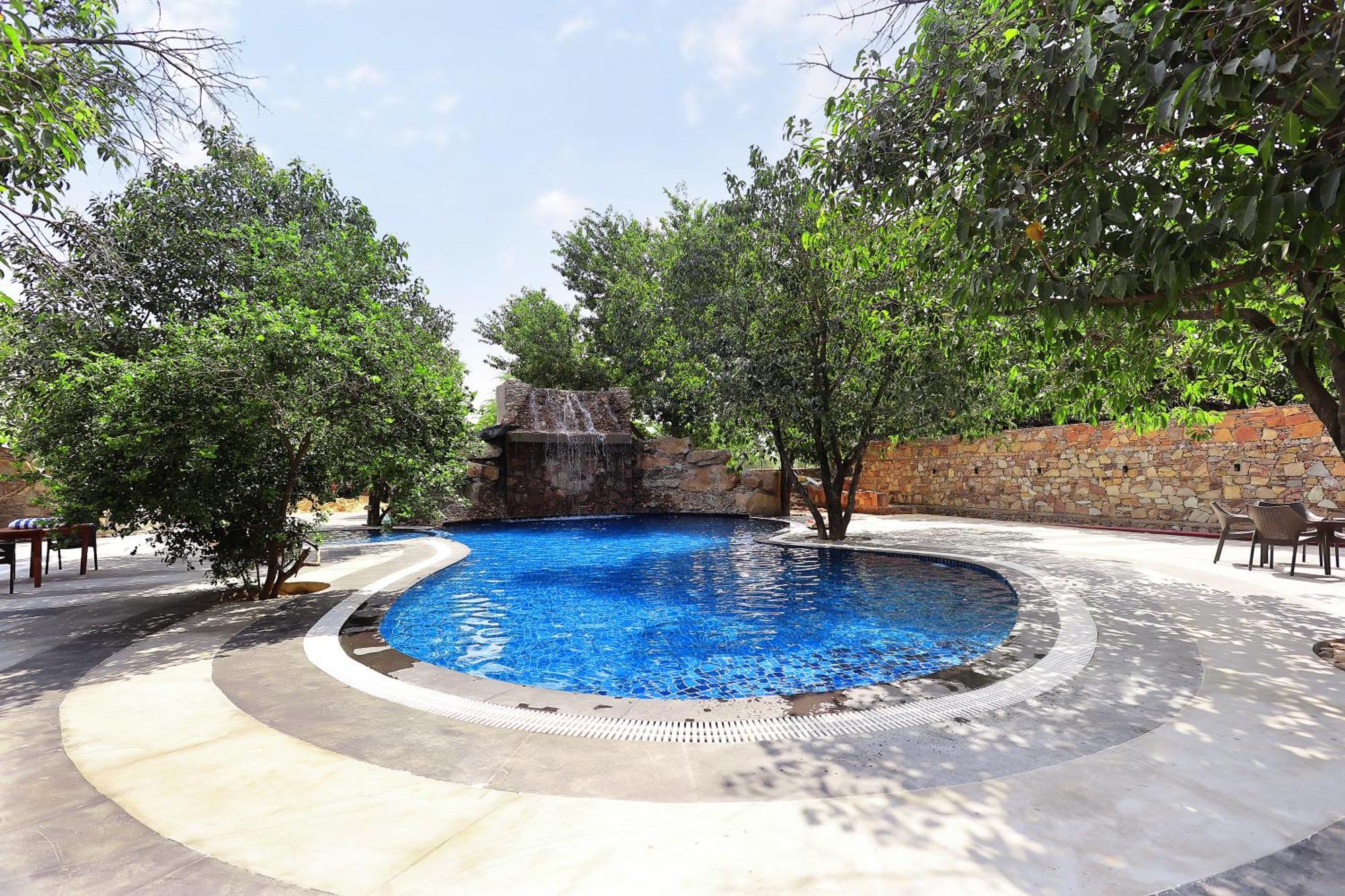 เนเจอร์ วิลเลจ รีสอร์ต Hotel พุชการ์ ภายนอก รูปภาพ